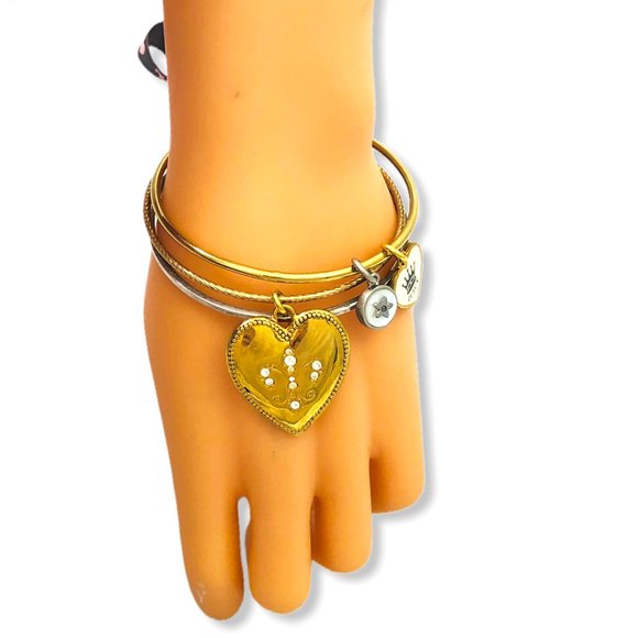 4 Piece Juicy Couture Bracelet Lot with Charm - Picture 3 of 8